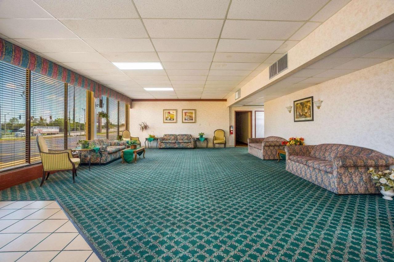 קייב סיטי Econo Lodge מראה חיצוני תמונה