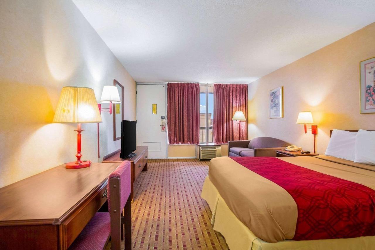 קייב סיטי Econo Lodge מראה חיצוני תמונה