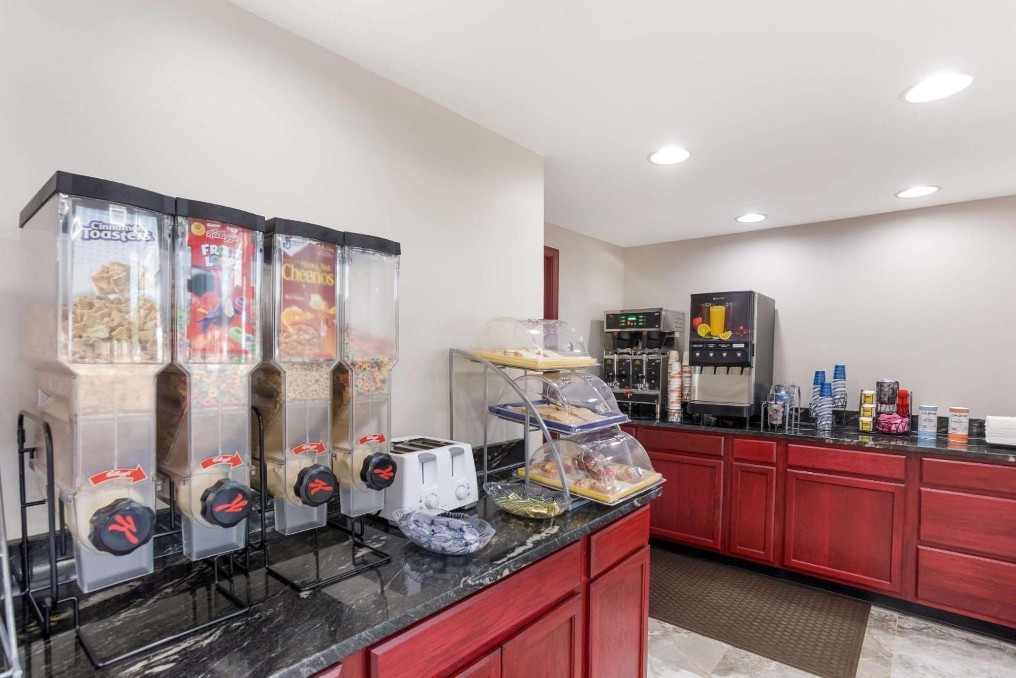 קייב סיטי Econo Lodge מראה חיצוני תמונה