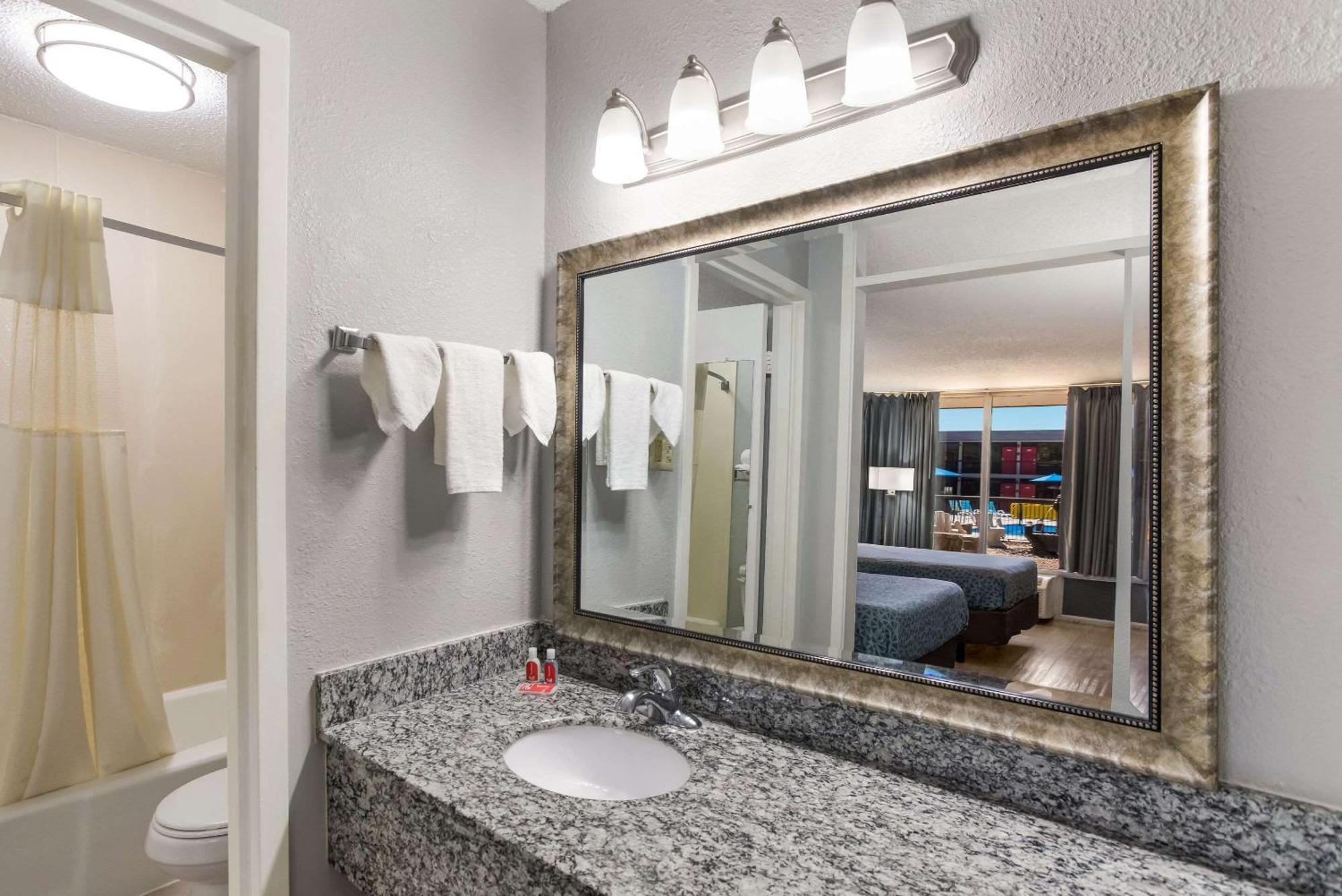 קייב סיטי Econo Lodge מראה חיצוני תמונה
